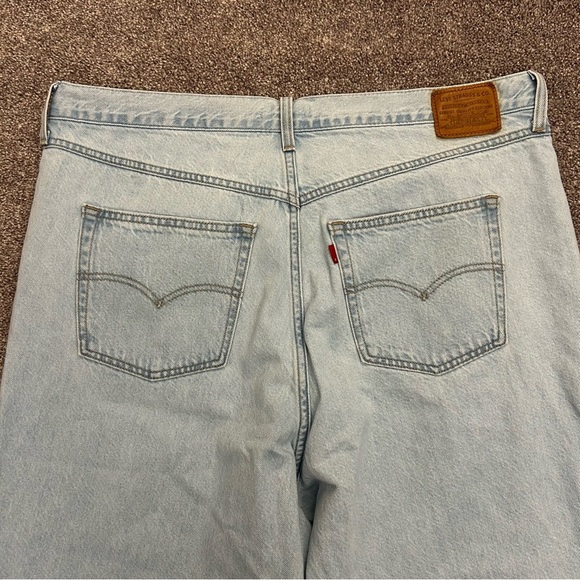 Levi's Women's 80s Mom Jeans Plus Size 18 W Light Blue Premium High Rise EUC - Picture 6 of 16